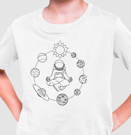 Camiseta Infantil - Astronauta Meditando