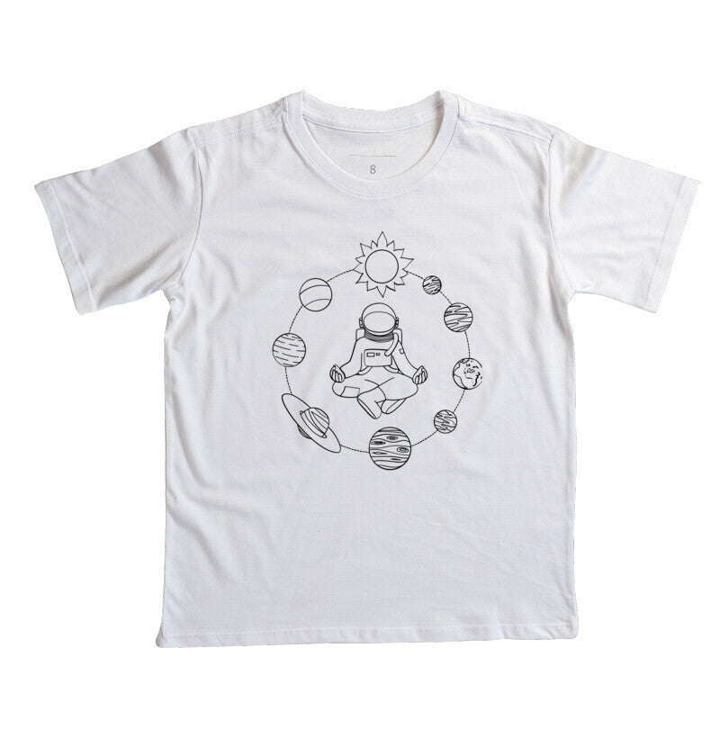 Camiseta Infantil - Astronauta Meditando